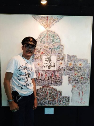 Hendra Buana Serukan Perdamaian Lewat Lukisan Kaligrafi Hendra Buana Serukan Perdamaian Lewat Lukisan Kaligrafi