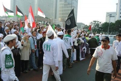 Maklumat FPI: Mendukung ISIS dan Penegakan Khilafah Islamiyah di Indonesia Maklumat FPI: Mendukung ISIS dan Penegakan Khilafah Islamiyah di Indonesia