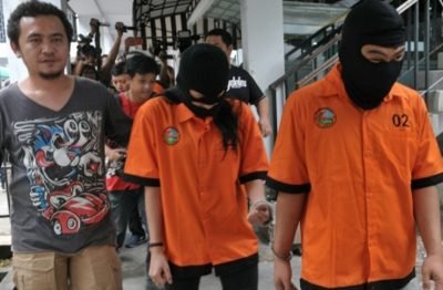Waduh! Anggota DPRD Ini Kedapatan Nyabu di Hotel Bersama Wanita Muda Waduh! Anggota DPRD Ini Kedapatan Nyabu di Hotel Bersama Wanita Muda