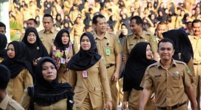 Guru Banyak Yang Pensiun, Indonesia Kekurangan Guru Guru Banyak Yang Pensiun, Indonesia Kekurangan Guru