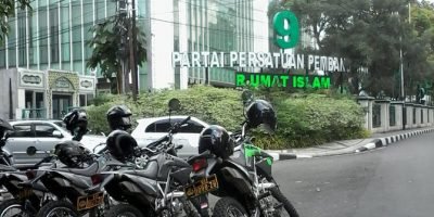 Angkatan Muda Ka’bah Serang Kantor DPP PPP Angkatan Muda Ka’bah Serang Kantor DPP PPP