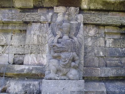 Alkisah Garuda Dibelit Tiga Ekor Naga Di Candi Kidal Alkisah Garuda Dibelit Tiga Ekor Naga Di Candi Kidal