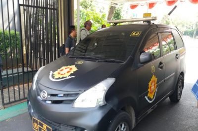 Rumah Terduga Teroris di Tangsel Digrebek Polisi Rumah Terduga Teroris di Tangsel Digrebek Polisi