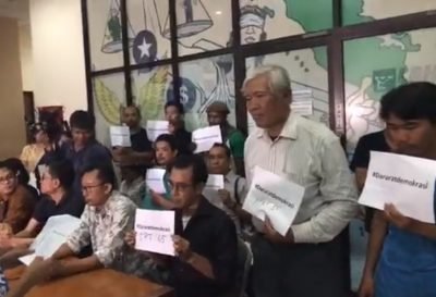 #DaruratDemokrasi, Gedung LBH Jakarta Kembali Diblokade Polisi #DaruratDemokrasi, Gedung LBH Jakarta Kembali Diblokade Polisi