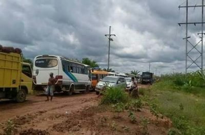 Jalanan Rusak Parah Sejak 35 Tahun Lalu, Tiga Kades Rokan Hilir Ini Mengadu ke Pusat Jalanan Rusak Parah Sejak 35 Tahun Lalu, Tiga Kades Rokan Hilir Ini Mengadu ke Pusat