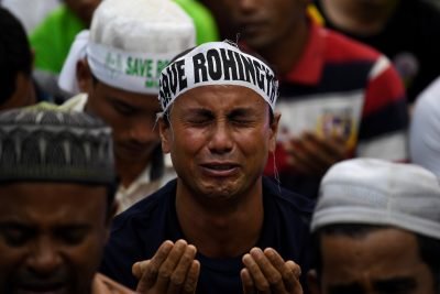 Politisi Keras Mengecam Rohingya, Tapi Diam Soal Yaman dan Ahmadiyah Yang Jadi Pengungsi Di Negeri Sendiri Politisi Keras Mengecam Rohingya, Tapi Diam Soal Yaman dan Ahmadiyah Yang Jadi Pengungsi Di Negeri Sendiri