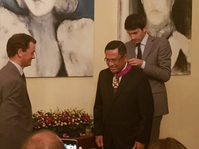 Putra NTT, Saleh Husin Dianugerahkan Bintang Jasa Utama oleh Pemerintah Belgia Putra NTT, Saleh Husin Dianugerahkan Bintang Jasa Utama oleh Pemerintah Belgia