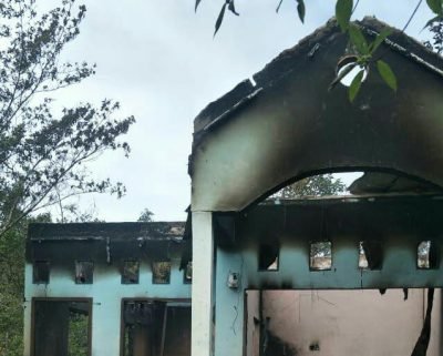 Rumah Dinas Anggota DPRD Yahukimo Dibakar Warga Rumah Dinas Anggota DPRD Yahukimo Dibakar Warga