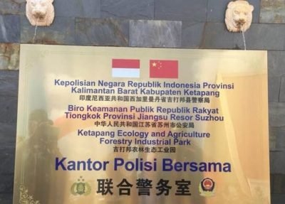 Kapolres Ketapang Dicopot Usai Viral ‘Kantor Bersama Polisi RI-China’ di Media Sosial Kapolres Ketapang Dicopot Usai Viral ‘Kantor Bersama Polisi RI-China’ di Media Sosial