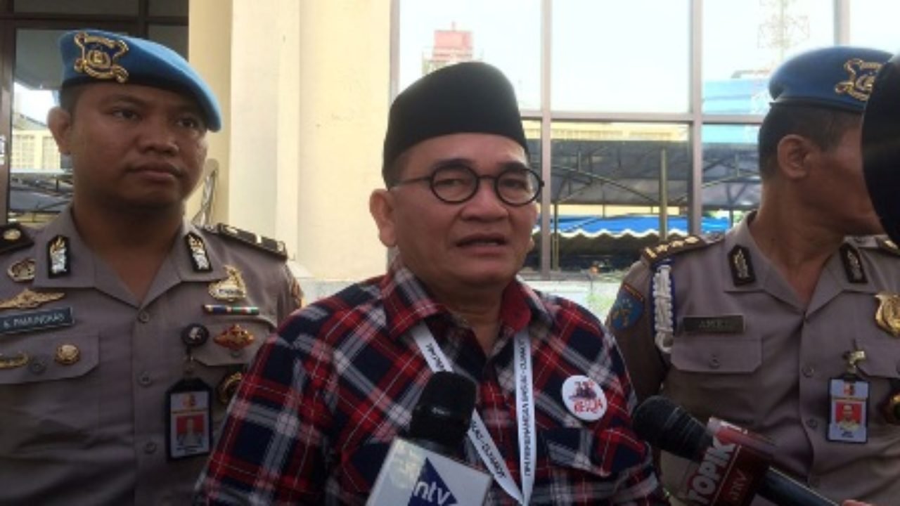 Tanggapi Fitnahan Sandi Ruhut Anjing Menggonggong Kafilah Berlalu