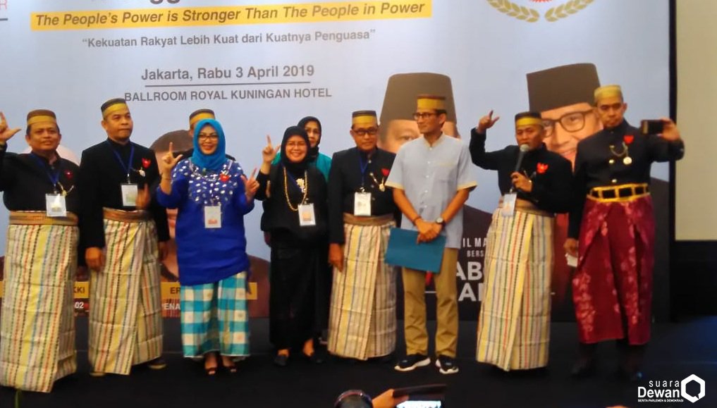 1000 Tokoh Bugis-Makassar Deklarasikan Dukungan ke Sandiaga Uno 1000 Tokoh Bugis-Makassar Deklarasikan Dukungan ke Sandiaga Uno
